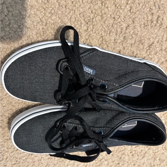 Boys VANS charcoal gray and black tie sneakers - Picture 6 of 14